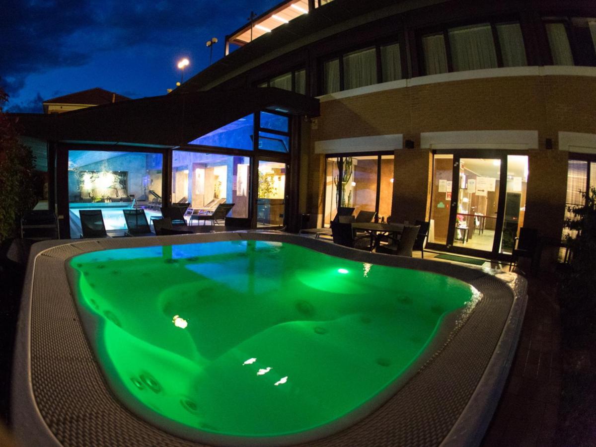 Locanda Al Castello Wellness Resort Чивидале-дель-Фриули Экстерьер фото