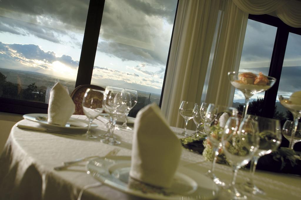 Locanda Al Castello Wellness Resort Чивидале-дель-Фриули Экстерьер фото